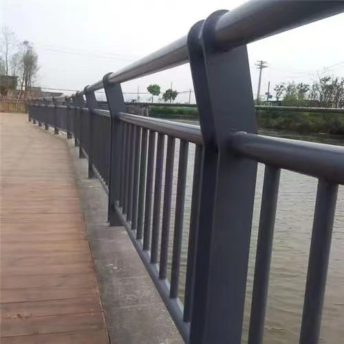 <strong>橋梁鋼欄桿/河道橋梁防護鋼護欄</strong>
